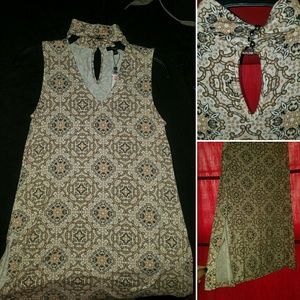 Sleeveless shirt